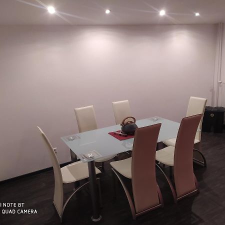 Park Villa Ferienwohnung Mit Pool Und 3 Schlafzimmer Uelzen Exterior photo