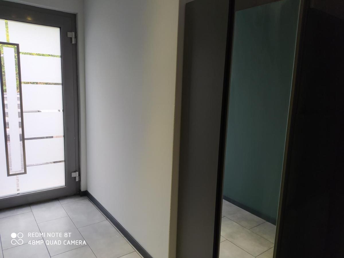 Park Villa Ferienwohnung Mit Pool Und 3 Schlafzimmer Uelzen Exterior photo