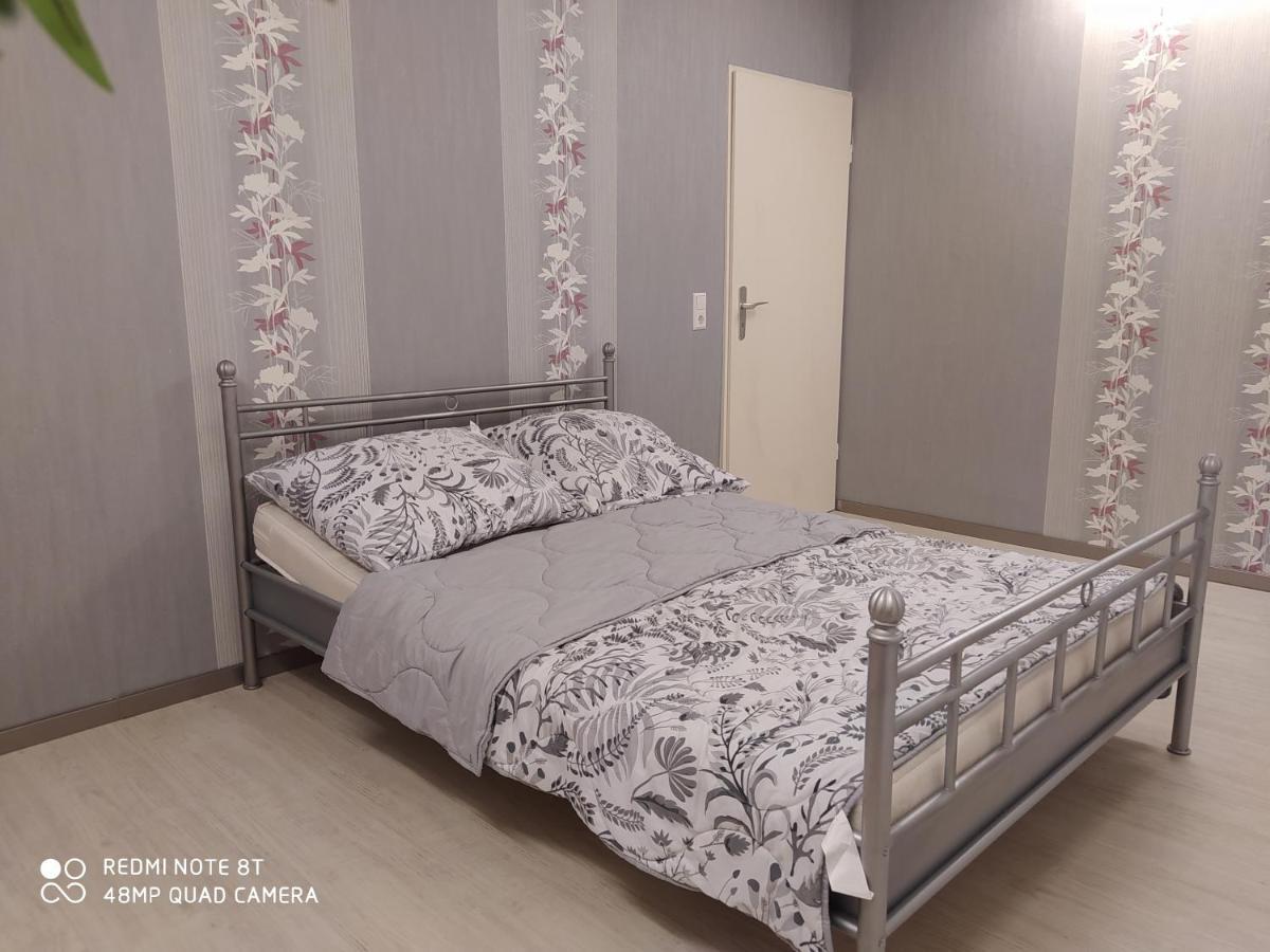 Park Villa Ferienwohnung Mit Pool Und 3 Schlafzimmer Uelzen Exterior photo